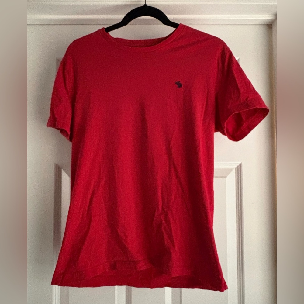 Abercrombie & Fitch Red Short Sleeve Tee